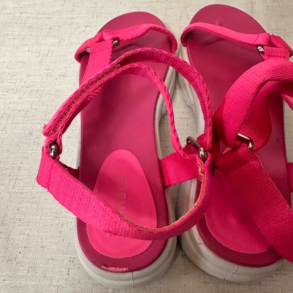 Women’s Hot Pink Strappy Wedge Sandals – Size 10 | Velcro Closure - Picture 7 of 9